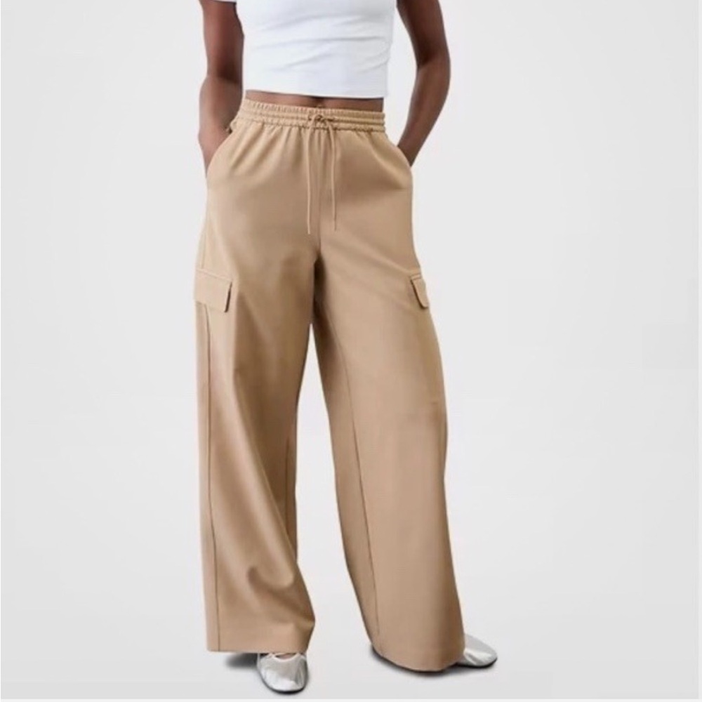 Athleta Women's S/P Promenade High Rise Cargo Pant Brownstone